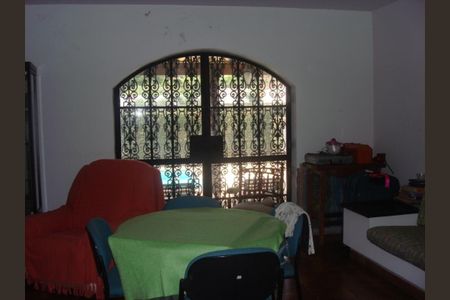 Casa à venda com 325m², 3 quartos e 3 vagas