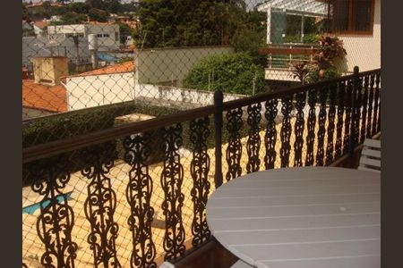 Casa à venda com 325m², 3 quartos e 3 vagas