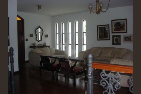 Casa à venda com 3 quartos, 325m² em Vila Sonia, São Paulo