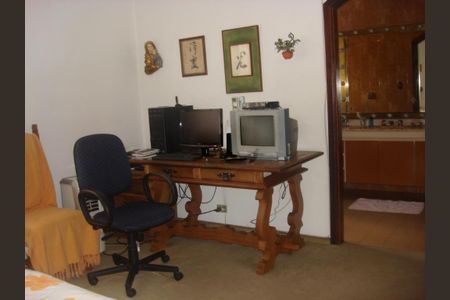 Casa à venda com 325m², 3 quartos e 3 vagas