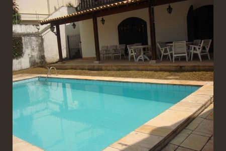 Casa à venda com 325m², 3 quartos e 3 vagas