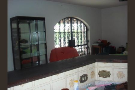 Casa à venda com 325m², 3 quartos e 3 vagas