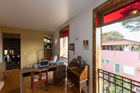 Casa de condomínio à venda com 500m², 4 quartos e 3 vagasEscritório 1