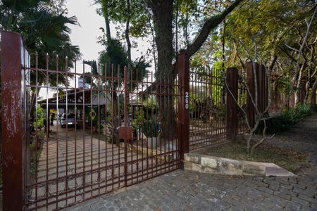 Casa de condomínio à venda com 500m², 4 quartos e 3 vagasFachada