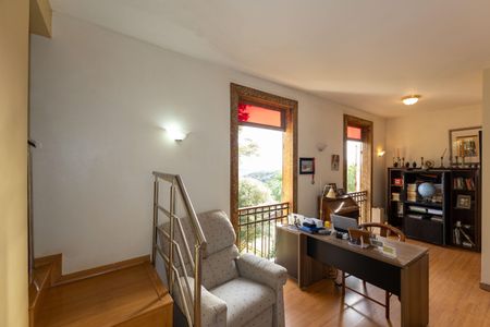 Casa de condomínio à venda com 500m², 4 quartos e 3 vagasEscritório 1