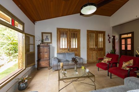 Casa de condomínio à venda com 500m², 4 quartos e 3 vagasSala de Estar