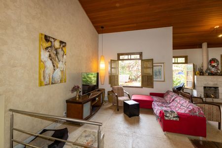 Casa de condomínio à venda com 500m², 4 quartos e 3 vagasSala de TV