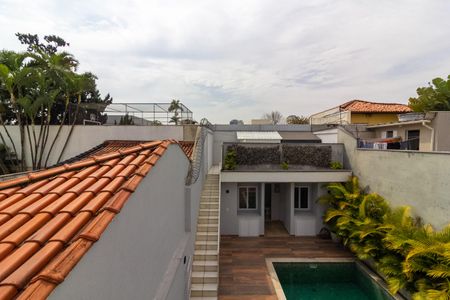 Casa à venda com 262m², 4 quartos e 4 vagas Casa à venda com 262m², 4 quartos e 4 vagasVista do Quarto 4