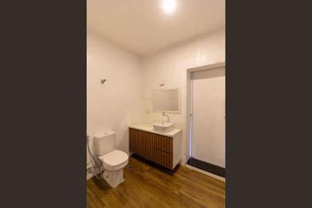 Casa à venda com 262m², 4 quartos e 4 vagas Casa à venda com 262m², 4 quartos e 4 vagasBanheiro Social