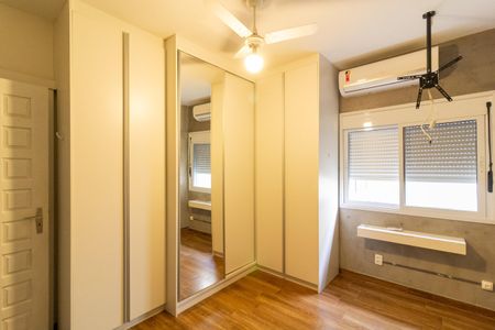 Casa à venda com 262m², 4 quartos e 4 vagas Casa à venda com 262m², 4 quartos e 4 vagasQuarto 3