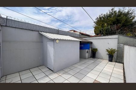 Casa à venda com 262m², 4 quartos e 4 vagas Casa à venda com 262m², 4 quartos e 4 vagasÁrea de Serviço