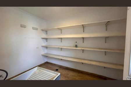 Casa à venda com 262m², 4 quartos e 4 vagas Casa à venda com 262m², 4 quartos e 4 vagasÁrea de Serviço