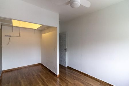 Casa à venda com 262m², 4 quartos e 4 vagas Casa à venda com 262m², 4 quartos e 4 vagasQuarto 4