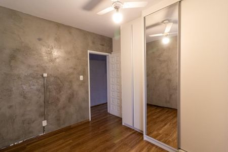 Casa à venda com 262m², 4 quartos e 4 vagas Casa à venda com 262m², 4 quartos e 4 vagasQuarto 3