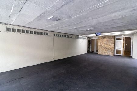 Casa à venda com 262m², 4 quartos e 4 vagas Casa à venda com 262m², 4 quartos e 4 vagasGaragem