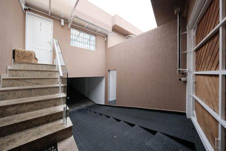 Casa à venda com 300m², 2 quartos e 2 vagasGaragem