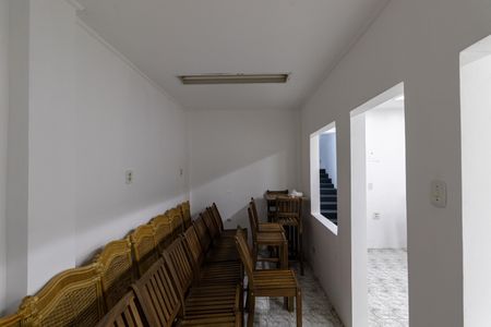 Casa à venda com 300m², 2 quartos e 2 vagas Casa à venda com 300m², 2 quartos e 2 vagasÁrea comum