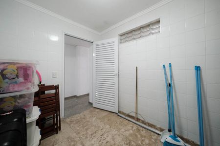 Casa à venda com 300m², 2 quartos e 2 vagasDespensa