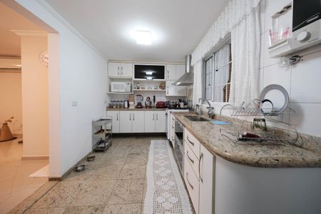 Casa à venda com 300m², 2 quartos e 2 vagasCozinha