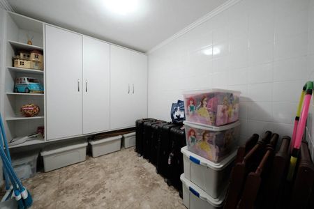 Casa à venda com 300m², 2 quartos e 2 vagasDespensa