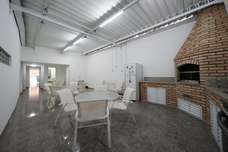 Casa à venda com 300m², 2 quartos e 2 vagasSalão de Festas