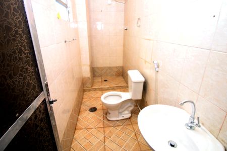 Banheiro de apartamento para alugar com 1 quarto, 70m² em Ramos, Rio de Janeiro