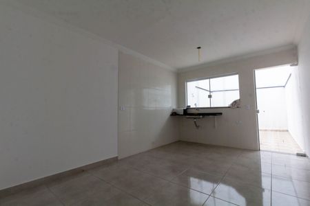 Casa à venda com 104m², 3 quartos e 2 vagas Casa à venda com 104m², 3 quartos e 2 vagasCozinha