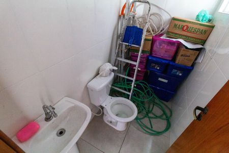 Casa à venda com 104m², 3 quartos e 2 vagas Casa à venda com 104m², 3 quartos e 2 vagasBanheiro de Serviço