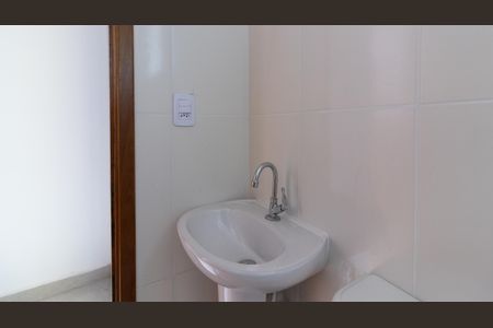 Casa à venda com 98m², 3 quartos e 2 vagas Casa à venda com 98m², 3 quartos e 2 vagasBanheiro da Suíte