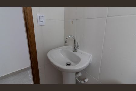 Casa à venda com 98m², 3 quartos e 2 vagas Casa à venda com 98m², 3 quartos e 2 vagasBanheiro 1