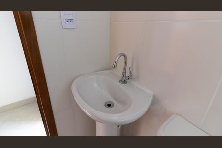 Casa à venda com 98m², 3 quartos e 2 vagas Casa à venda com 98m², 3 quartos e 2 vagasBanheiro da Suíte