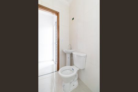 Casa à venda com 98m², 3 quartos e 2 vagas Casa à venda com 98m², 3 quartos e 2 vagasBanheiro Suíte