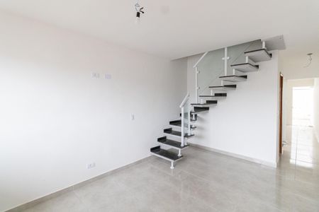 Casa à venda com 98m², 3 quartos e 2 vagas Casa à venda com 98m², 3 quartos e 2 vagasSala