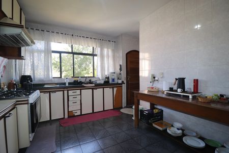 Casa à venda com 320m², 3 quartos e 7 vagasCozinha