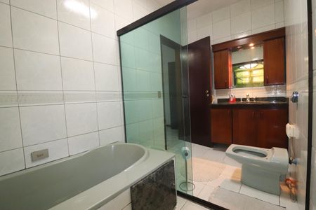 Casa à venda com 320m², 3 quartos e 7 vagasBanheiro Suíte