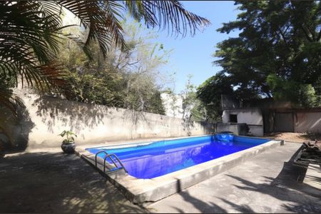 Casa à venda com 320m², 3 quartos e 7 vagasPiscina