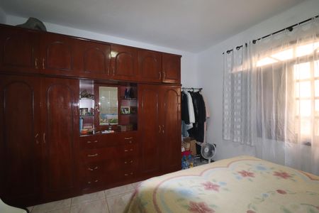 Casa à venda com 320m², 3 quartos e 7 vagasQuarto 2