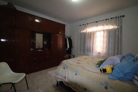 Casa à venda com 320m², 3 quartos e 7 vagasQuarto 2