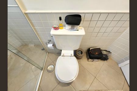 Apartamento à venda com 150m², 2 quartos e 2 vagas Apartamento à venda com 150m², 2 quartos e 2 vagasBanheiro da Suíte 1