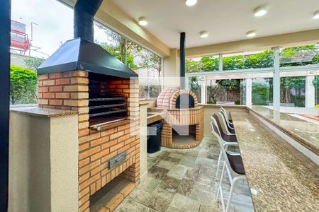 Apartamento à venda com 184m², 4 quartos e 3 vagas Apartamento à venda com 184m², 4 quartos e 3 vagasÁrea comum - Churrasqueira