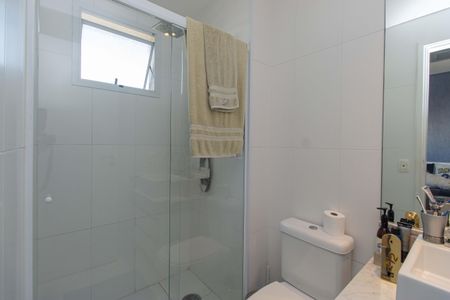 Apartamento à venda com 184m², 4 quartos e 3 vagas Apartamento à venda com 184m², 4 quartos e 3 vagasBanheiro da Suíte 2