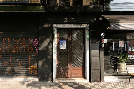 Apartamento à venda com 100m², 2 quartos e sem vagaFachada