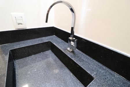 Casa para alugar com 160m², 3 quartos e 2 vagasBanheiro Social