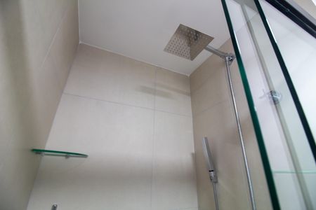 Banheiro de apartamento para alugar com 1 quarto, 27m² em Jardim das Acacias, São Paulo