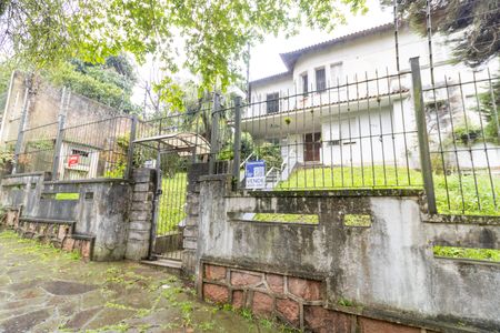 Casa para alugar com 600m², 4 quartos e 4 vagasFachada