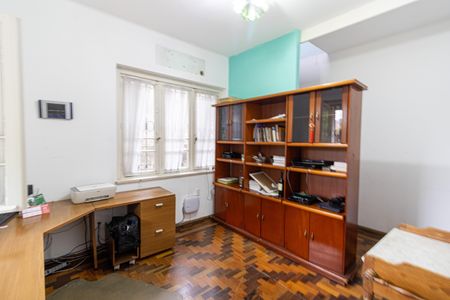 Casa para alugar com 600m², 4 quartos e 4 vagasEscritório