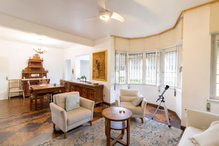 Casa para alugar com 600m², 4 quartos e 4 vagasSala