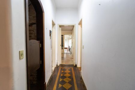 Casa para alugar com 600m², 4 quartos e 4 vagasCorredor