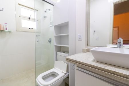 Casa para alugar com 600m², 4 quartos e 4 vagasBanheiro Social