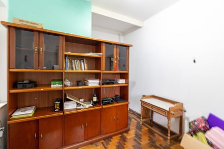 Casa para alugar com 600m², 4 quartos e 4 vagasEscritório